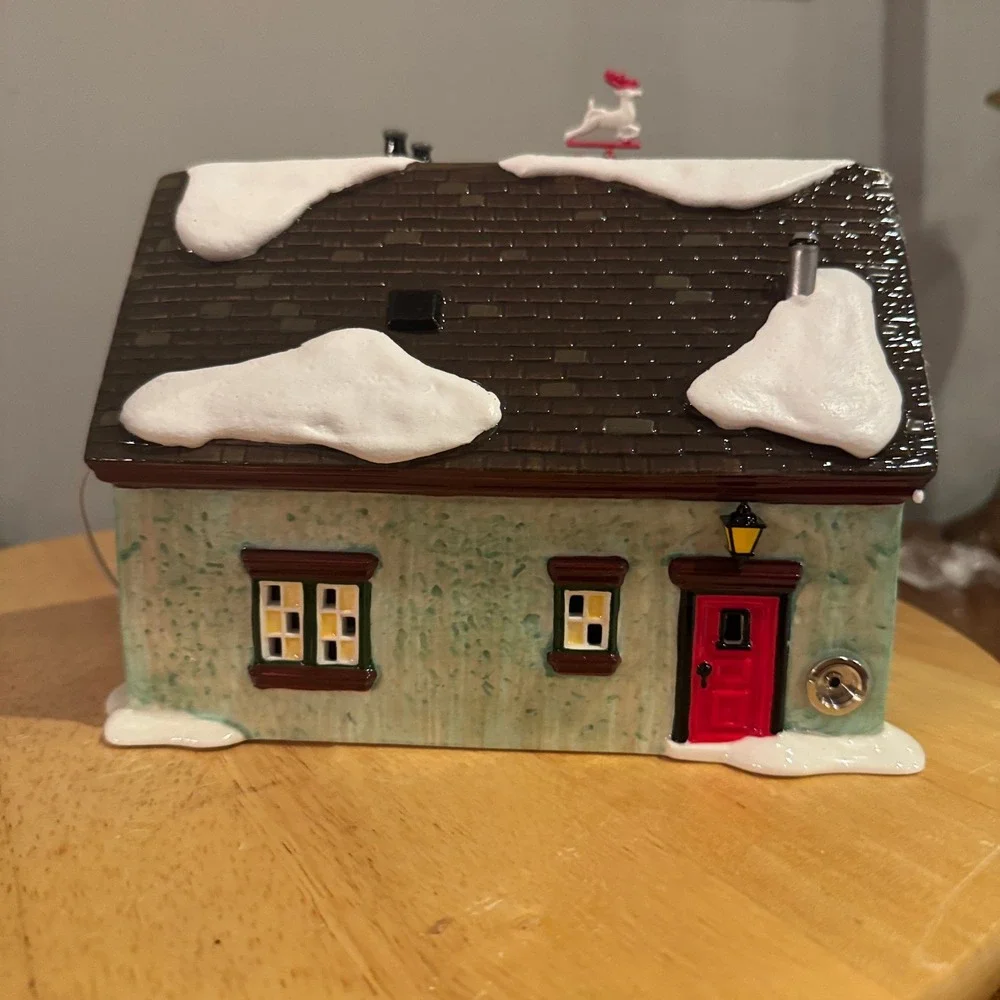 Department 56 The Peppermint House Snow Village Lighted Dept 56 w/ Box